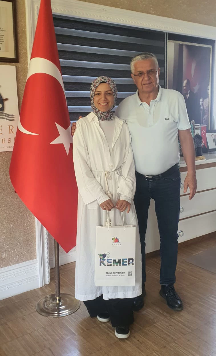Başkan Topaloğlu’na burs desteği teşekkürü
