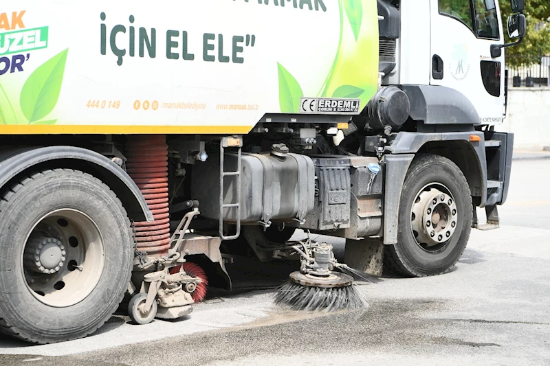 Mamak Belediyesi Kayaş Caddesi’nde Kapsamlı Temizlik Çalışması Yürüttü