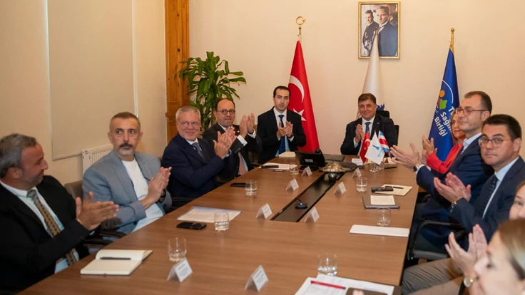 İzmir Kosta Rika’nın Esparza şehri ile kardeş oldu