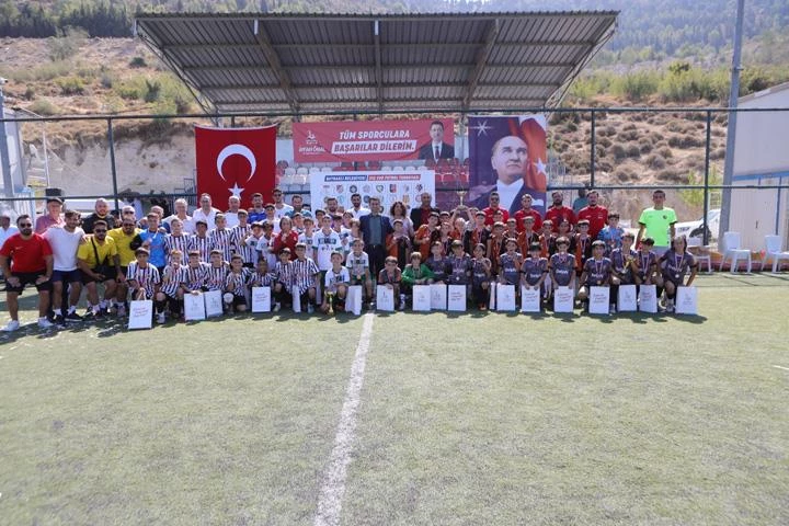 Bayraklı’daki futbol turnuvasında muhteşem final