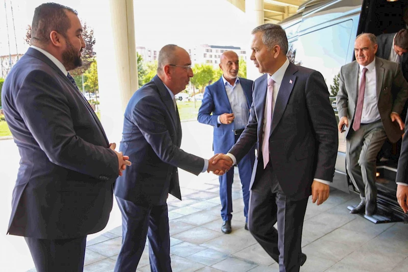 BAKAN YERLİKAYA MERAM BELEDİYESİ’Nİ ZİYARET ETTİ