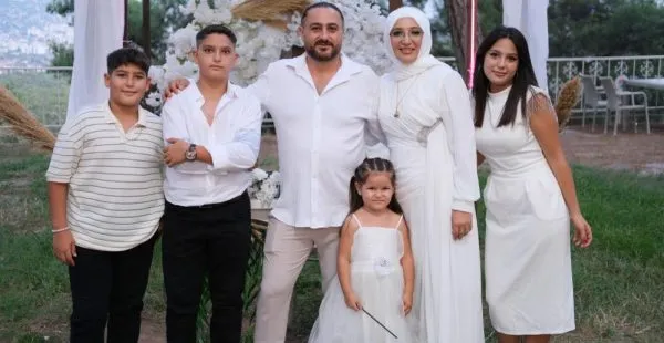 KAÇARAK EVLENEN ÇİFT 20 YIL SONRA DÖRT ÇOCUĞUYLA DÜĞÜN YAPTI