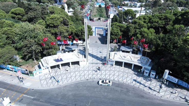 Kültürpark’ın kapıları yenilenen yüzüyle açıldı