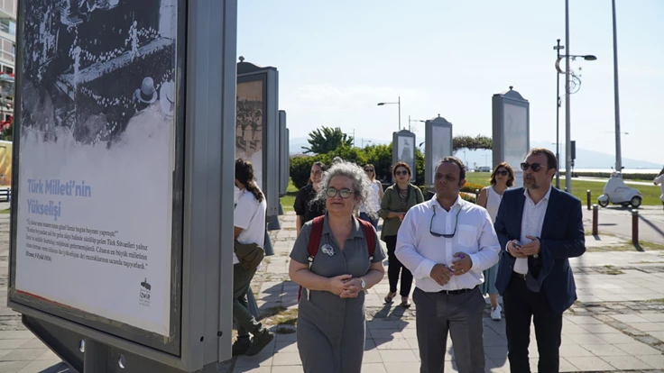 “İzmir’in Kurtuluş Bayramı” sergisinde gurur dolu anlar