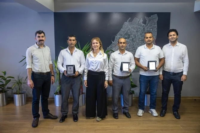 Başkan Mutlu’dan Örnek Temizlik Çalışanlarına Teşekkür