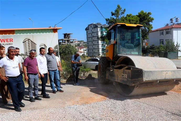 AVSALLAR MAHALLESİ’NDE ASFALT SEFERBERLİĞİ