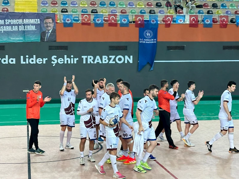 TRABZON FIRTINASI HENTBOL SAHASINDA ESTİ