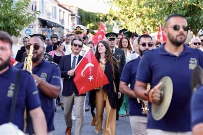 Alaçatı’nın Kurtuluşu’nun 102. Yılı Coşkuyla Kutlandı!