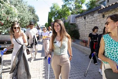 ALAÇATI’DA ÇEVRE TEMİZLİĞİ ETKİNLİĞİ SÜRÜYOR…