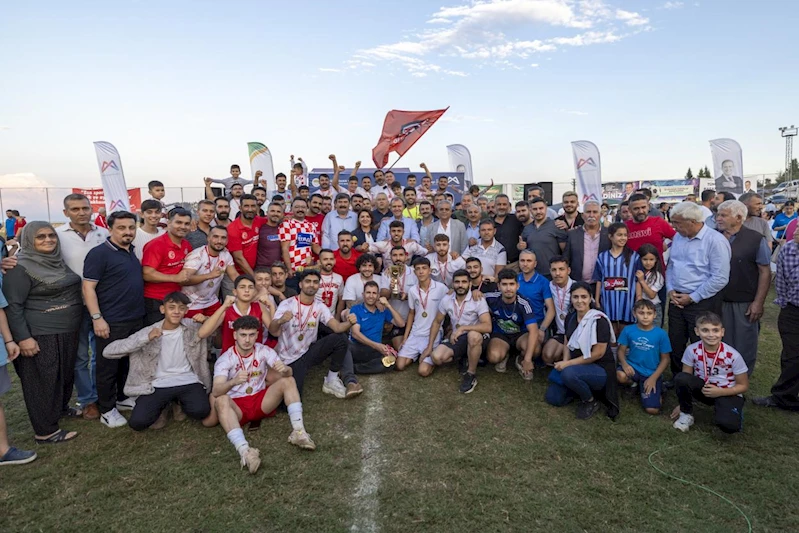 Başkan Seçer, ‘30 Ağustos Zafer Kupası Ayvagediği Futbol Turnuvası’nın Ödül Törenine Katıldı