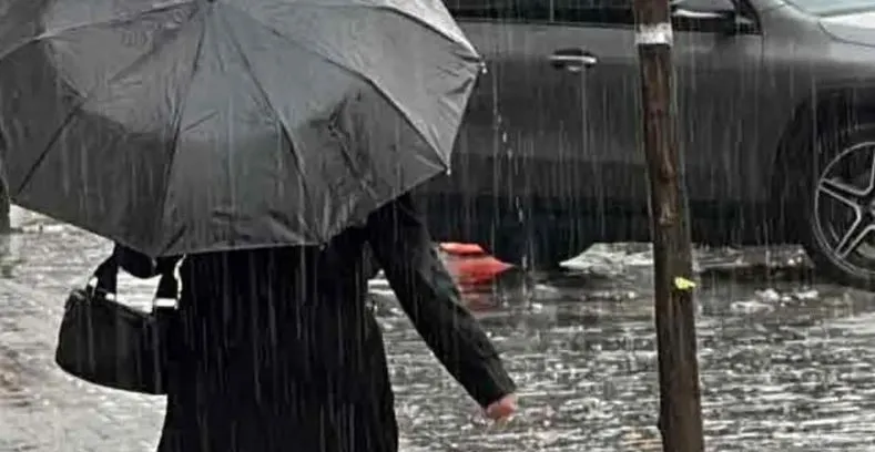 YURTTA HAVA DURUMU.. ANTALYA GÖK GÜRÜLTÜLÜ SAĞANAK YAĞIŞLI