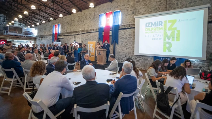 İzmir’de deprem riski ve alınacak önlemler konuşuldu