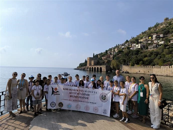 KORAKESİUM’DAN ALANYA’YA KÜLTÜRÜN İZİNDE BİLİMİN PEŞİNDE PROJESİ ALANYA’DA