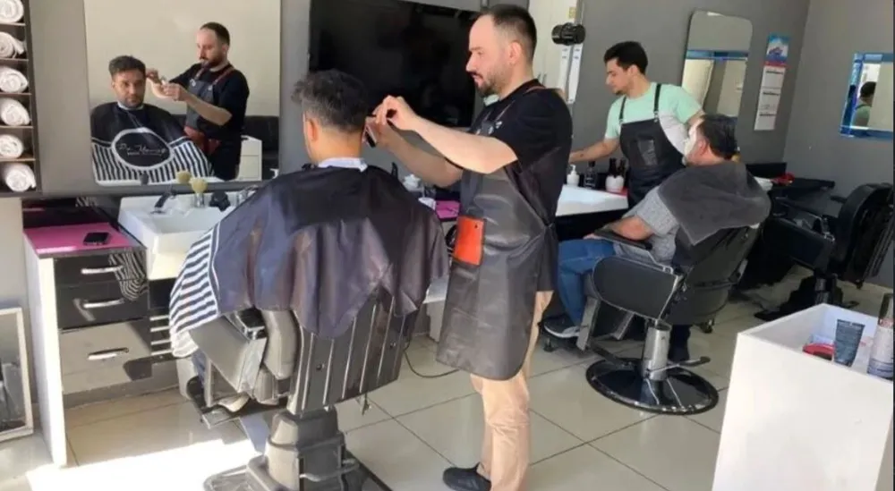 ANTALYA’DA BERBERLERİN YÜZDE 60 ‘LÜKS’ ZAM İSTEĞİ KABUL GÖRMEDİ