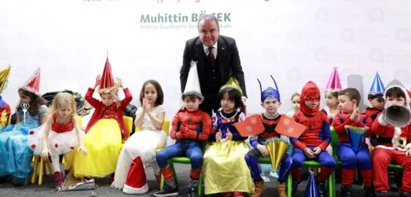 ANTALYA’DA CHP’Lİ BELEDİYELERİN KREŞLERE YAPTIĞI ZAM AİLELERİ İSYAN ETTİRDİ