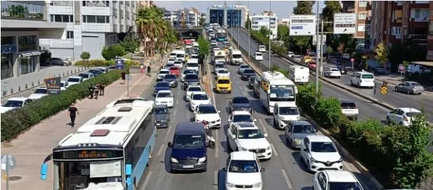 BÖCEK’İN KENT İÇİ TRAFİK ÇİLESİNE BULDUĞU ÇÖZÜM.. ‘SAĞ ŞERİT OTOBÜSLERE’