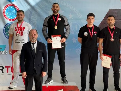 ANTALYASPOR TÜRKİYE KİCK BOKSTA 1 ALTIN 1 BRONZ KAZANDI