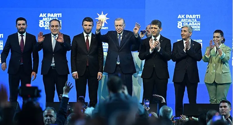 AK PARTİ ANTALYA İL TEŞKİLATININ YENİ YÖNETİMİ BELLİ OLDU