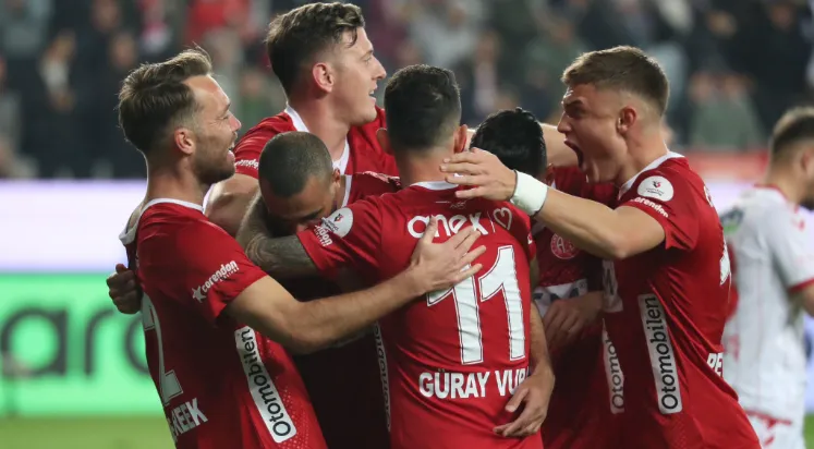 ANTALYASPOR’DA YENİ BAŞLANGIÇ.. BUGÜN EYÜPSPOR’U AĞIRLIYOR
