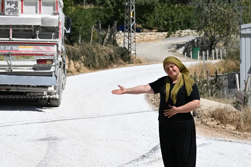 Çömelek Mahallesi Büyükşehir’le İlk Kez Asfalta Kavuştu