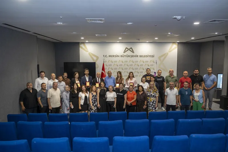 Büyükşehir’de Görevde Yükselen Memurlara Plaket ve Teşekkür Belgeleri Takdim Edildi