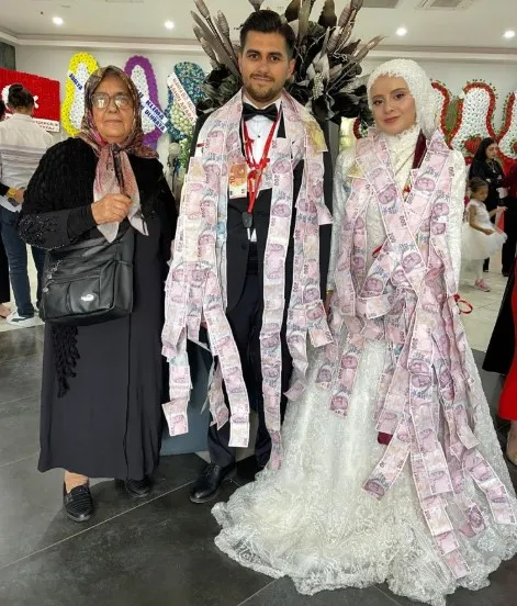 ALANYA’DA TEK TORUNUNA TAKI OLARAK EV ARABA VE TARLA HEDİYE ETTİ