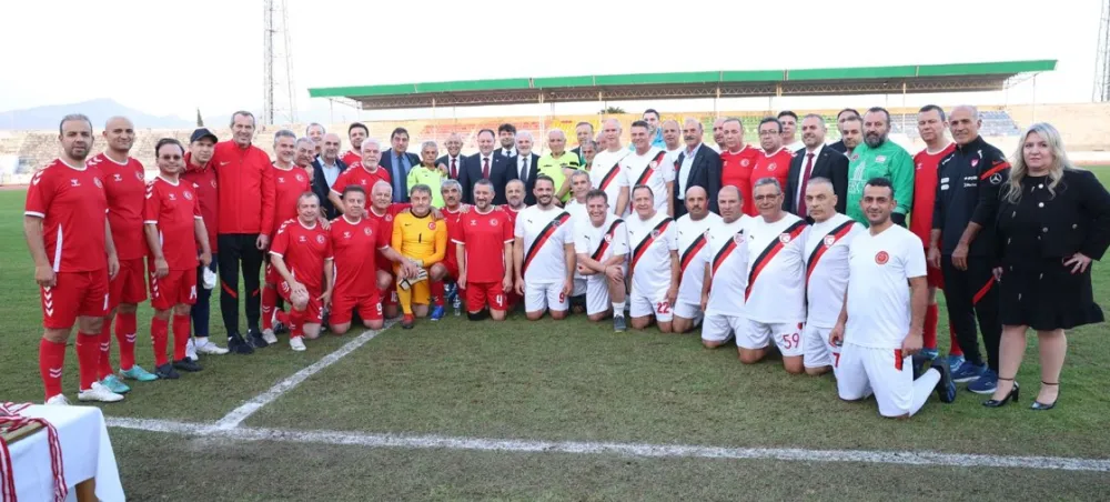 TÜRKİYE VE KKTC MİLLETVEKİLLERİ DOSTLUK MAÇINDA BULUŞTU