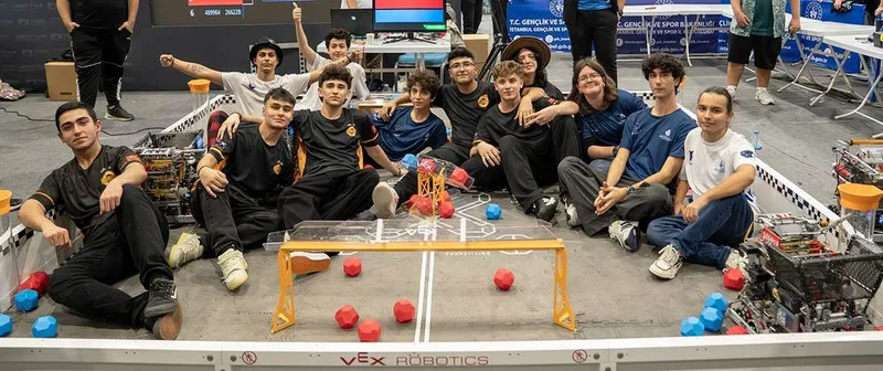 İBBTECH, 41 TAKIM ARASINDA ÇİFTE ZAFER KAZANDI