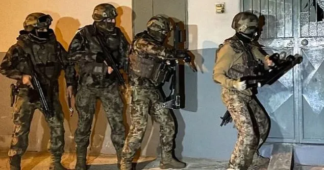 ANTALYA DAHİL ÇOK SAYIDA İLDE YASAKLI MADDE SATICILARINA OPERASYON