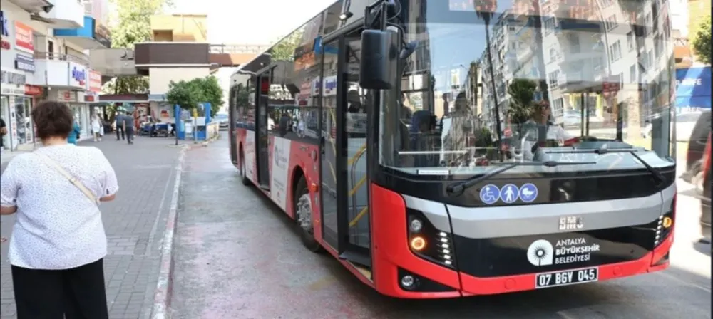 ANTALYA’DA TOPLU ULAŞIMA ŞEHRİN HER KÖŞESİNDEN ŞİKAYET YAĞIYOR