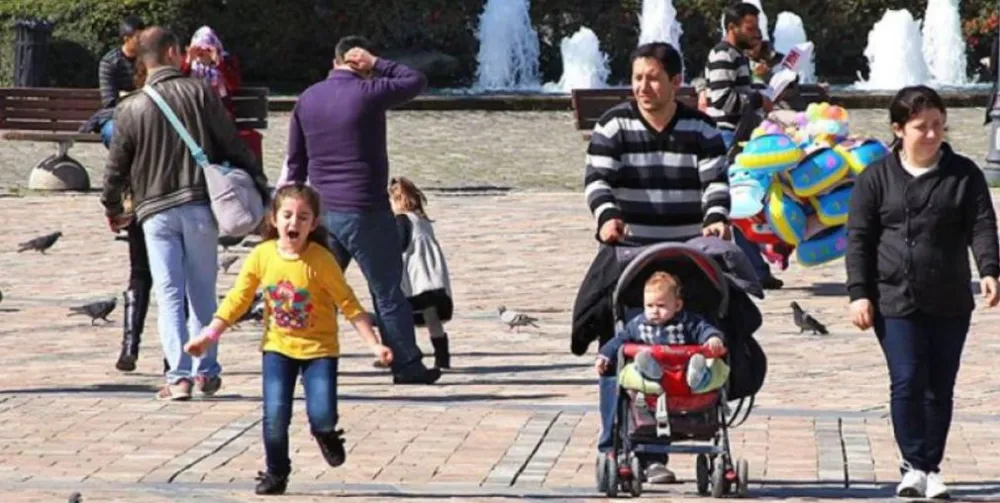 HAVA SICAKLIKLARI ARTIYOR.. ANTALYA’NIN BATISINDA SAĞANAK YAĞMUR VAR