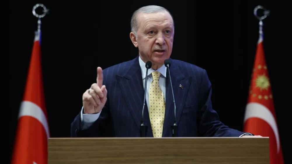 ERDOĞAN..’EMİNİM CHP’NİN SEÇMENİ PARTİLERİNDEN UTANIYORDUR’