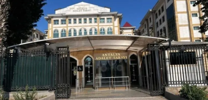 ANTALYA ADLİYESİ’NDE YASAK AŞK SKANDALI.. BAŞMÜFETTİŞ B.B. AÇIĞA ALINDI