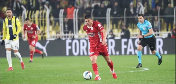 ANTALYASPOR FENERBAHÇE’YE İLK YARIM SAATTE TESLİM OLDU: 0-3
