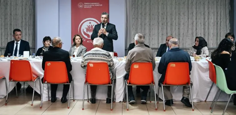 VALİ ŞAHİN HUZUREVİ SAKİNLERİYLE İFTARDA BULUŞTU 