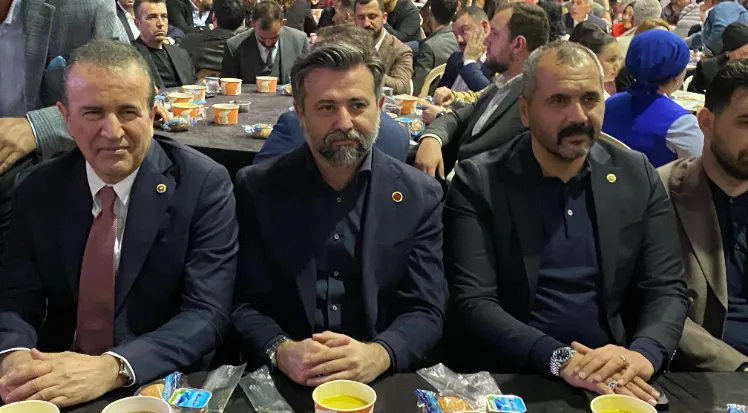 MHP’NİN İFTAR PROGRAMINDA PARTİLİLER BİRARAYA GELDİ