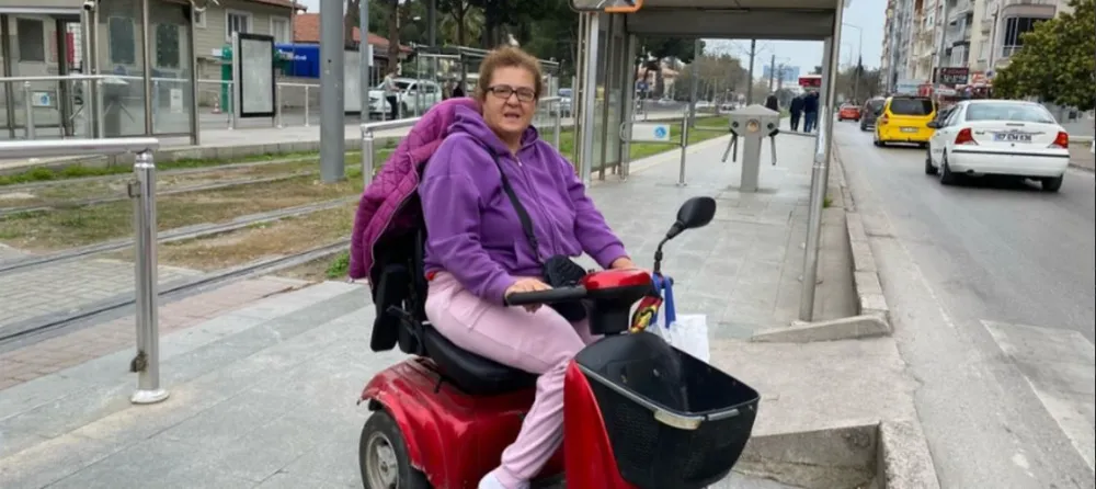 ANTALYA’DA BÜYÜKŞEHİR ENGELLİ VATANDAŞLARA ‘TRAMVAY’I YASAKLADI