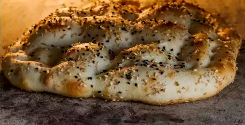 100 GRAMI YAKLAŞIK 250 KALORİ.. DİYETTEYKEN RAMAZAN PİDESİ YENİR Mİ?