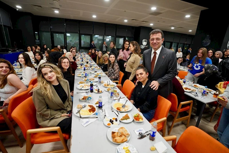 İMAMOĞLU ÖĞRENCİLERLE İFTAR YAPTI