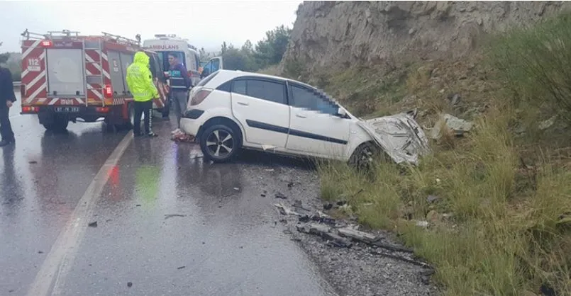 MANAVGAT’TA  TRAFİK KAZASI..  2 CAN KAYBI 4 YARALI VAR