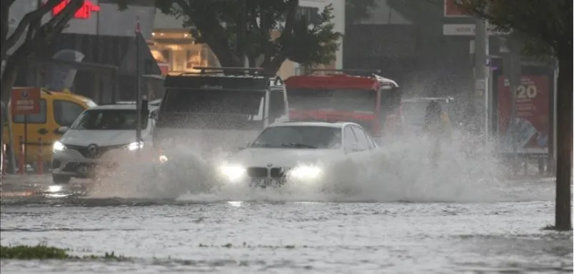 ANTALYA’DA KABUS GERİ DÖNÜYOR..  KENT YARIN GÖZÜNÜ YAĞIŞLA AÇACAK
