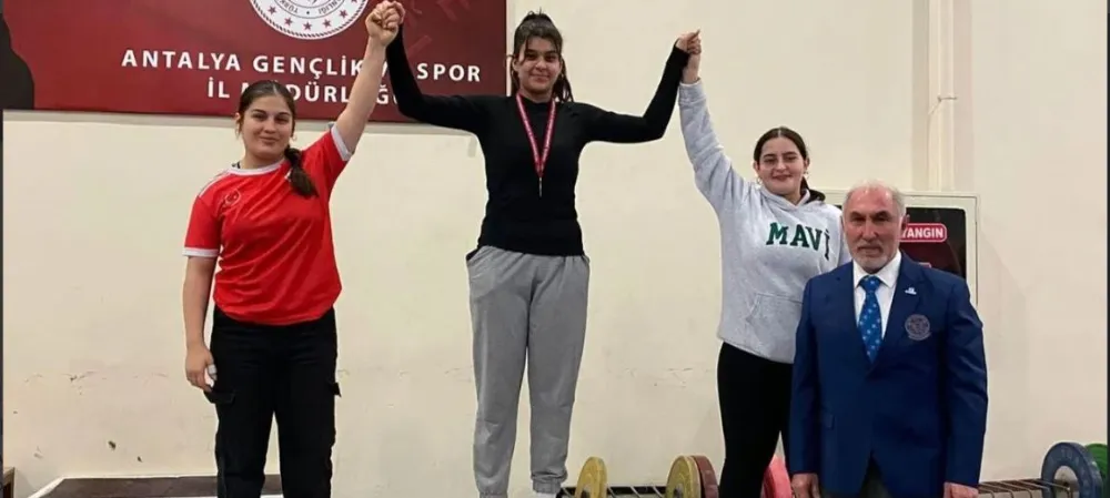 ANTALYA 75. YIL CUMHURİYET LİSESİ MADALYALARI TOPLADI