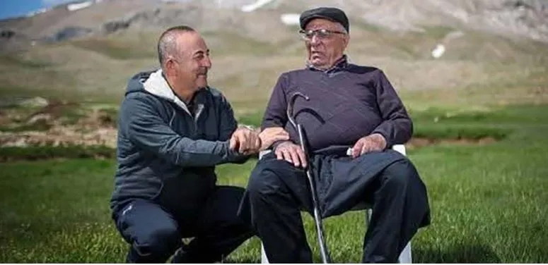 DIŞİŞLERİ ESKİ BAKANI MEVLÜT ÇAVUŞOĞLU