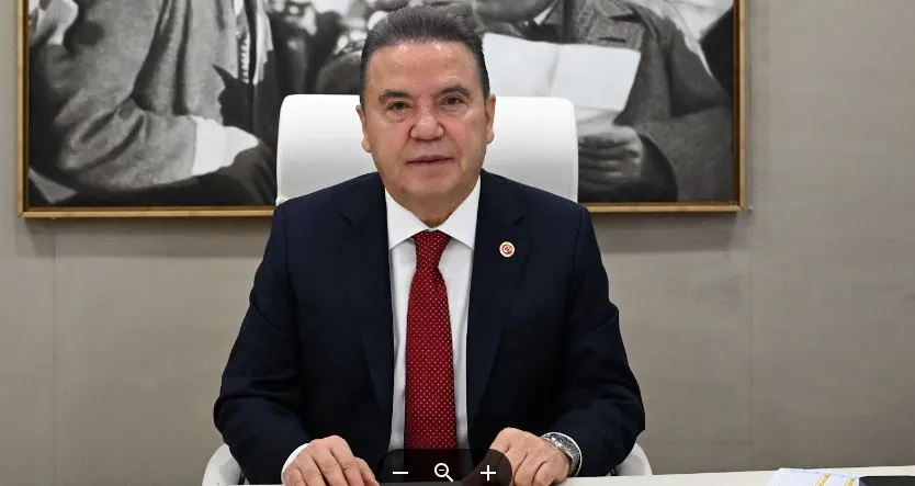 ANTALYA BÜYÜKŞEHİR BAŞKANI BÖCEK’İN 23 NİSAN MESAJI