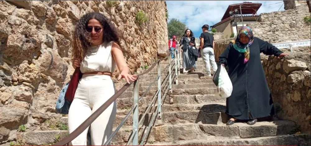 ANTALYA’DA KALEİÇİ’NİN ‘KIRK MERDİVENİ’.. İNİP-ÇIKMAK CESARET İSTİYOR