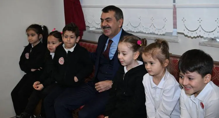OKULLARDA DERS ZİLİ ÇALDI.. BAKAN TEKİN’DEN ÖĞRENCİLERE MESAJ VAR