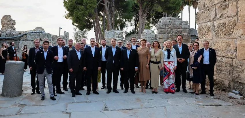DIŞİŞLERİ BAKANI HAKAN FİDAN MEVKİDAŞLARINI SİDE