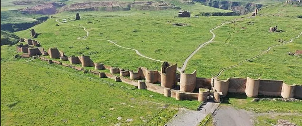 TARİHİ ‘ANİ SURLARI’.. ASIRLARDIR İHTİŞAMIYLA AYAKTA DURUYOR