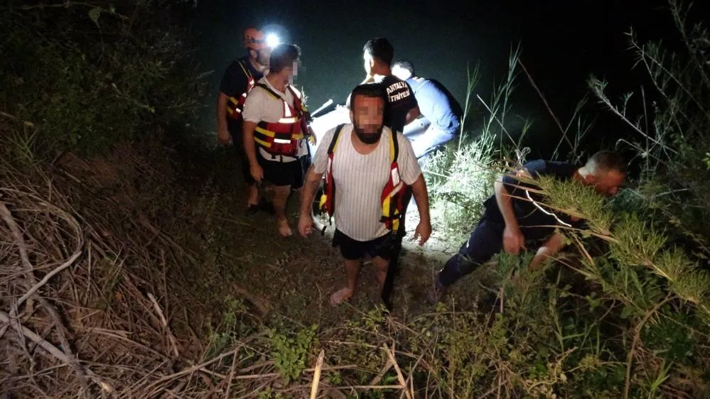 MANAVGAT’TA ADACIKTA MAHSUR KALDILAR.. KURTARILDIKTAN SONRA CEZA YEDİLER