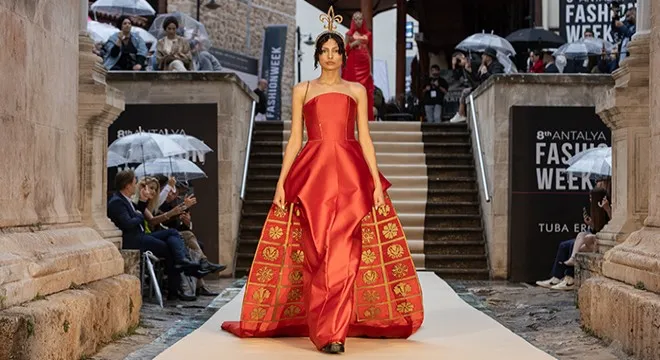 ‘ANTALYA ARTIK KÜRESEL MODA SAHNESİNDE SÖZ SAHİBİ OLDU’